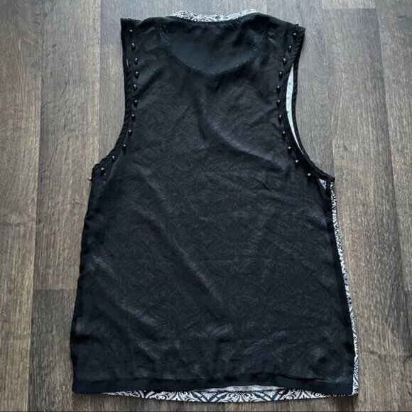 The Hanger Blue White And Black Sleeveless Studded Top Sheer Back Size S - Picture 8 of 11